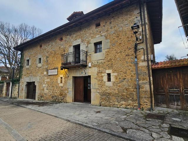Casa en venta en Valle de Mena. CASA DE PIEDRA CON JARDÍN EN EL CASCO HISTÓRICO DE VILLASANA. Casas Valle de.