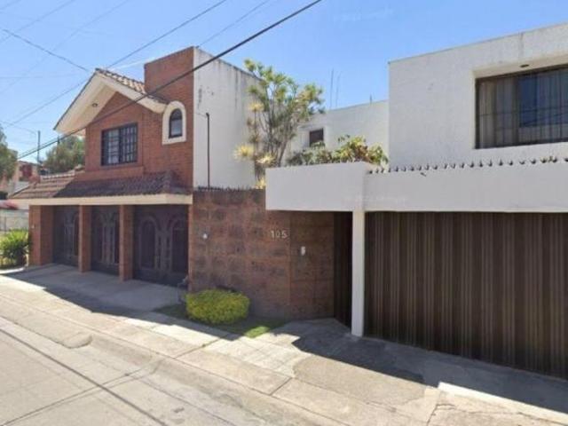 Casa en venta en Valle de bravo, Colonia Valle del Campestre, León Guanajuato Recuperación Bancaria