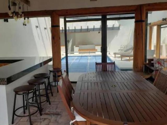 CASA EN VENTA EN VALLE DE BRAVO