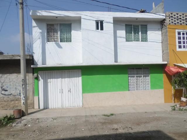 Casa en Venta en Valle de los Reyes, La Paz 4 Recámaras y Patio Privado