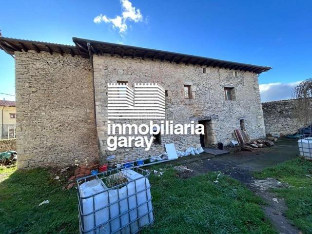 Casa en venta en Valle de Losa. Preciosa casa unifamiliar de piedra a tan solo 5 minutos de Quincoces de Yuso. Casas Valle de.