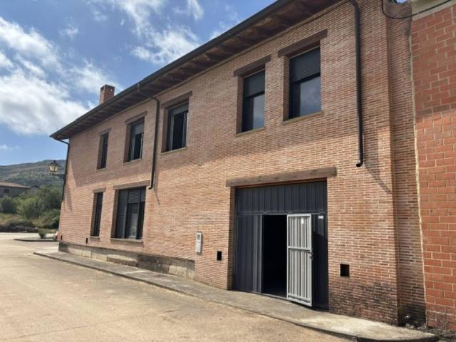 Casa en Venta en Valle de Valdelucio