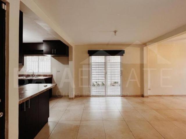 CASA EN VENTA EN VALLE DEL PEDREGAL TIJUANA
