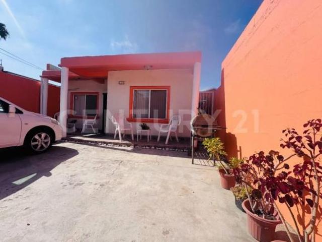 Casa en venta en Valle Dorado, Ensenada B.C