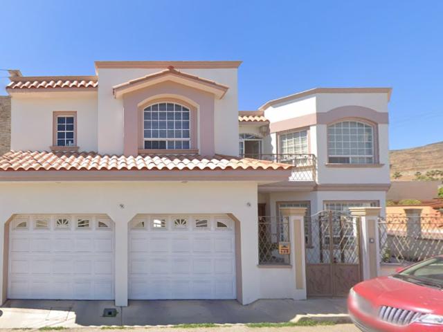Casa en venta en Valle Dorado, Ensenada, Baja California