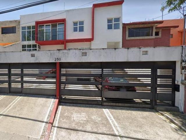 Casa en Venta en Valle Dorado, Magnifico remate bancario!