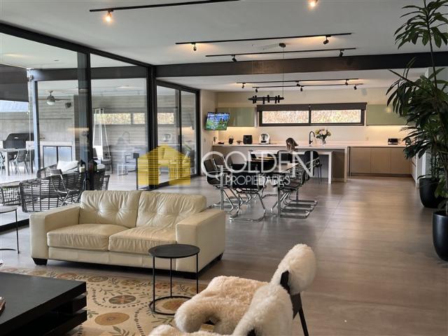 Casa en Venta en Valle Escondido / Lo Barnechea