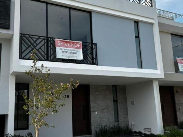 CASA EN VENTA EN ZAPOPAN