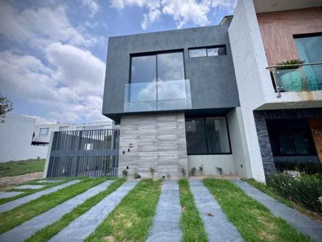 Casa en Venta en Valle Imperial coto SUECO
