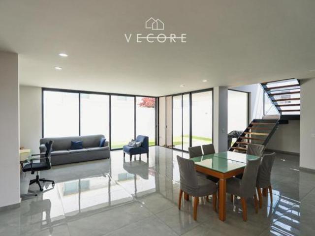 CASA EN VENTA EN VALLE IMPERIAL, ZAPOPAN