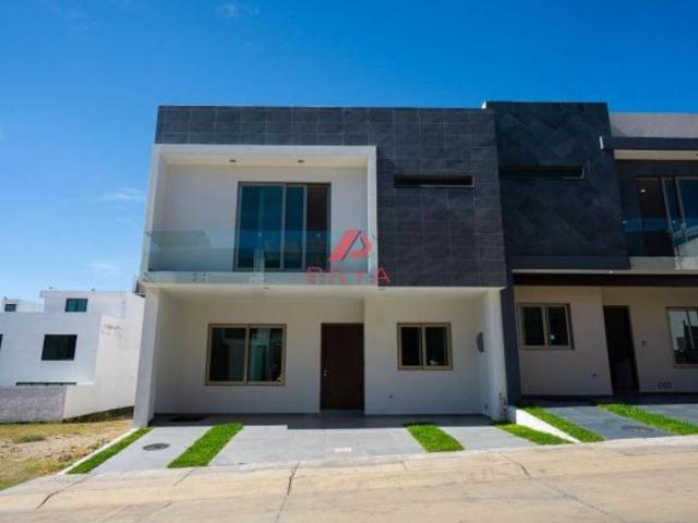 Casa en Venta en Valle Imperial, Zapopan | Coto Imperio Austriaco |