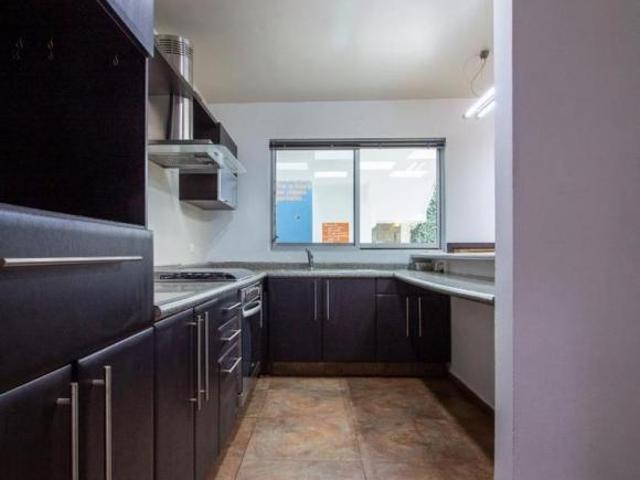 Casa en Venta en Valle Real, con amplio jardín