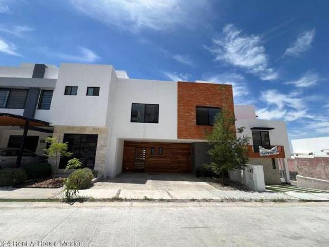 Casa en Venta en Valle Tinto | Cocina con Barra de Granito RAH6