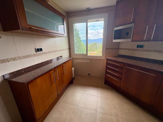 Casa en venta en Vallgorguina. CASA PRECIOSA AMB LLAR DE FOC I AMPLI JARDÍ. Casas.