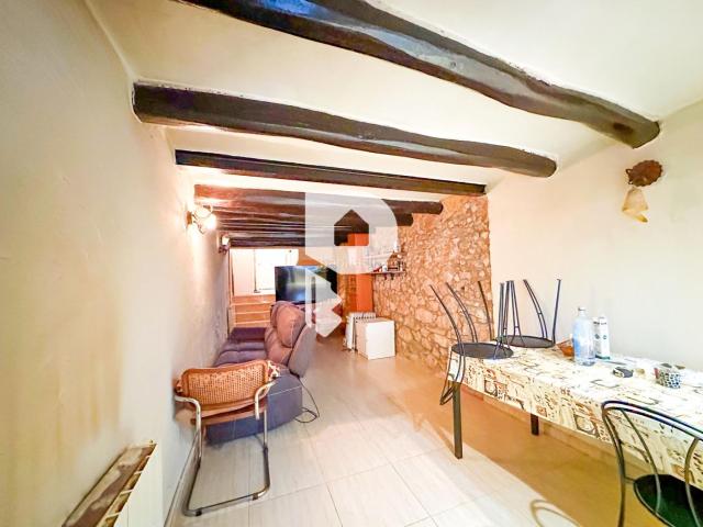 Casa en venta en Vallirana. CASA CERCA DEL PUEBLO PARA REFORMAR. Casas.