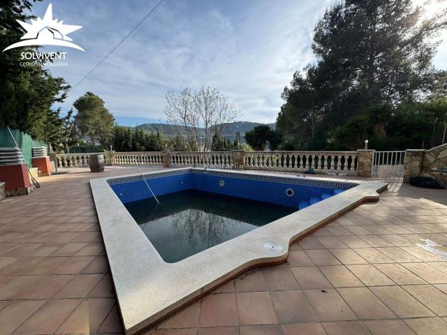 Casa en venta en Vallirana. Casas.