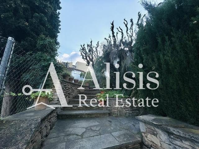 Casa en venta en Vallirana. Exclusiva Casa con Gran parcela en el corazón de Vallirana. Casas.