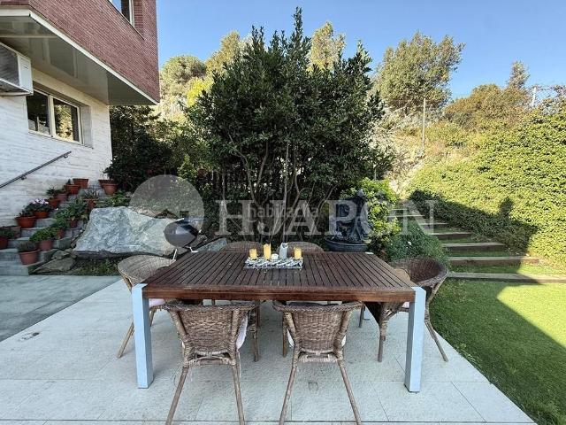Casa adosada en venta en Vallromanes. Casa de diseño junto al Golf de Vallromanes. Casas adosadas.