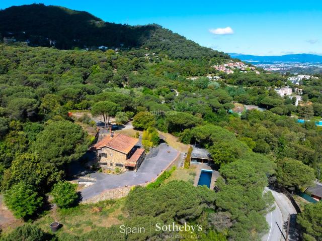 Casa en venta en Vallromanes. Propiedad excepcional para renovar en Vallromanes Golf BCN. Casas.