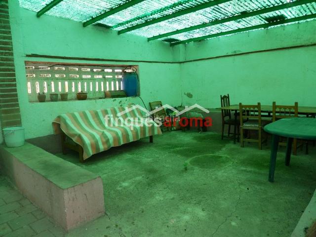 Casa en venta en Valls. ENCANTADORA FINCA RÚSTICA CON VIVIENDA DE DOS PLANTAS Y AMPLIO TERRENO EN VALLMOLL UN ESPACIO PARA DISFRUTAR DE LA NATURALEZA. Casas.