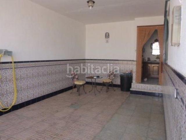 Casa en venta en Valsequillo. Casa con una superficie de 140 m2 consta de 4 dormitorios, 2 baños, cocina, salón, patio terraza y porche, la casa está muy bien. Casas.
