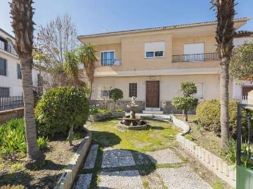 Casa en venta en Vegas del Genil, Granada