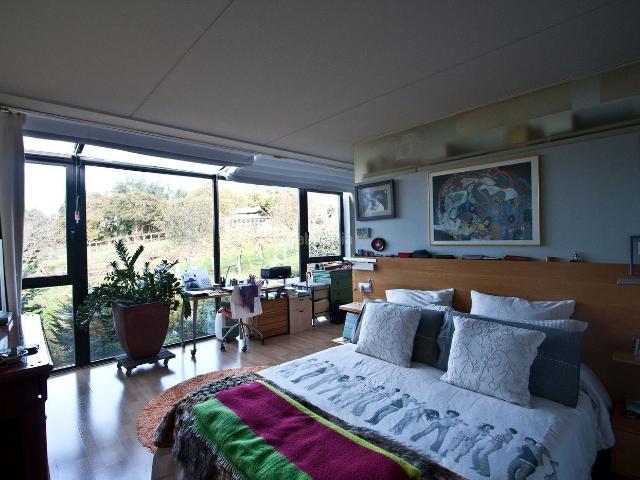 Casa en venta en Vedra. CASA DE DISEÑO CON JARDÍN Y PISCINA INTERIOR PRÓXIMA A SANTIAGO. Casas.