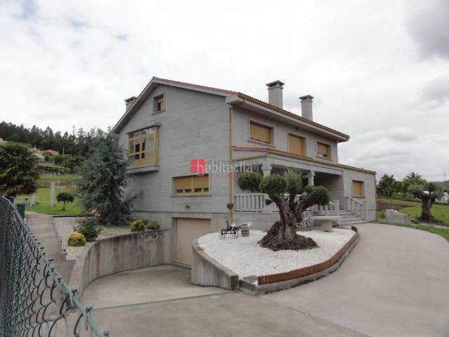 Casa en venta en Vedra. Casa unifamiliar ubicada Laraño Vedra a tan sólo 15 minutos en coche de la ciudad de Santiago de Compostela. Dispone de un total. Casas.