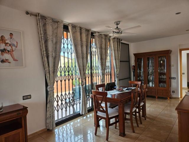 Casa en venta en Vendrell El, Centre Costa Dorada. Magnífico chalet moderno en El Oasis, El Vendrell. Casas Vendrell.