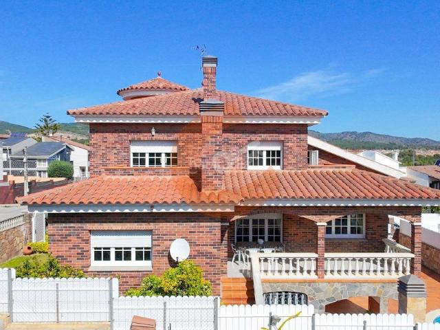Casa en venta en Vendrell El, El Tancat Mas d´en Gual Costa Dorada. Casa en venta en Mas Levi, 6 dormitorios. Casas Vendrell.