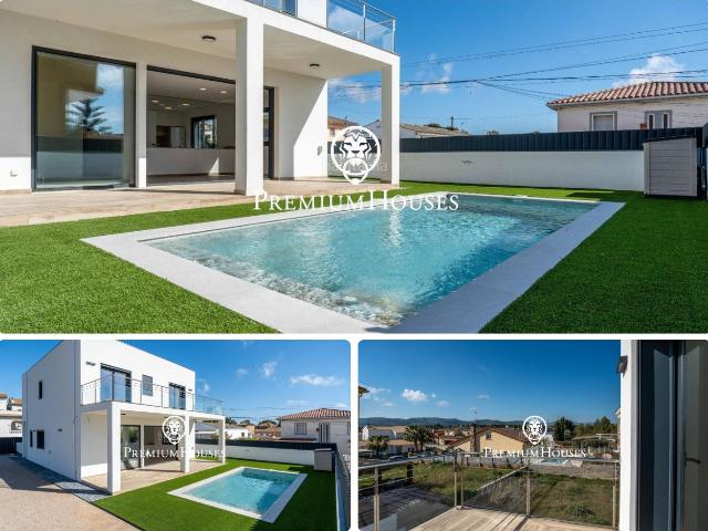 Casa en venta en Vendrell El, La Franquesa Oasis Park Costa Dorada. Casa con piscina y jardín en Eden Park. Casas Vendrell.