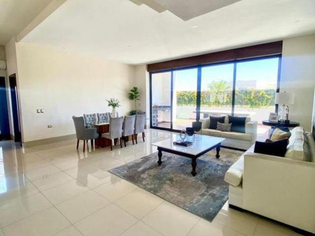 Casa en venta en VENTURA RESIDENCIAL equipadisima de lujo