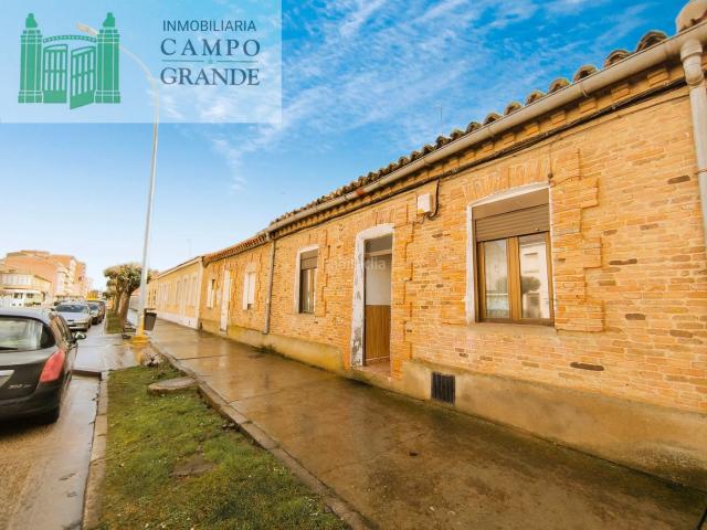 Casa en venta en Venta de Baños. Casas Venta de.