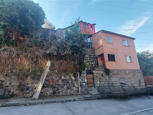 Casa en Venta en VENTA TERRENO CON CASA – 227 M² PLAYA ANCHA, VALPARAÍSO