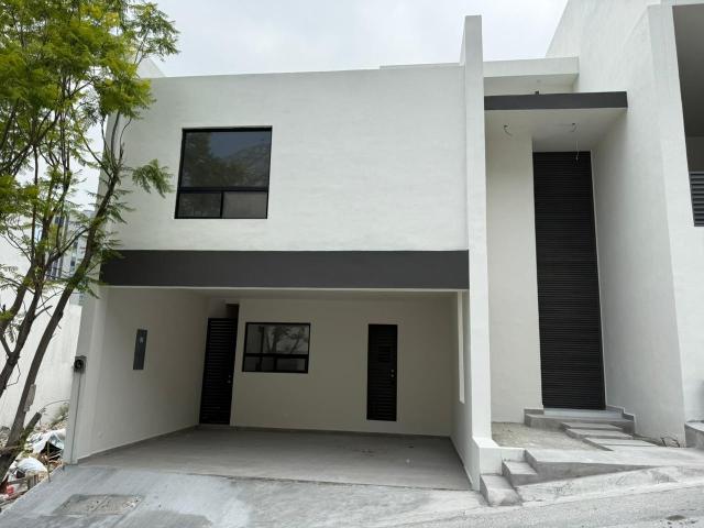 Casa en venta en Ventanas de la Huasteca en Santa Catarina