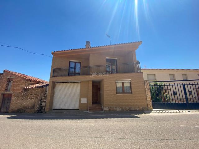Casa en venta en Vera de Moncayo. CASA EN VERA DEL MONCAYO CON JARDIN. Casas Vera de.