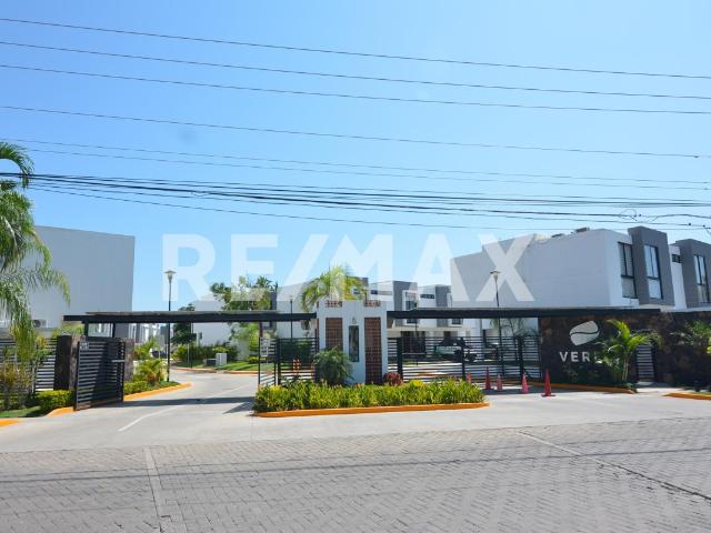 Casa en Venta en VEREA Residencial 2 Recámaras Alberca Seguridad 24/7 Cerca de Playa Supermercados Restaurantes Nuevo Nayarit Ideal Inversión y Airbnb | House for Sale in VEREA Residencial 2 Bedrooms Pool 24/7 Security Near Nuevo Nayarit Beach Supermarkets Restaurants Investment & Airbnb Potential