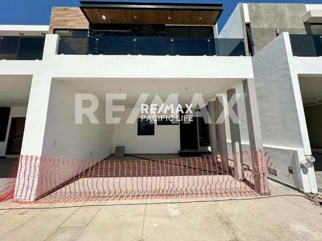 CASA EN VENTA EN VERSALLES CLUB RESIDENCIAL