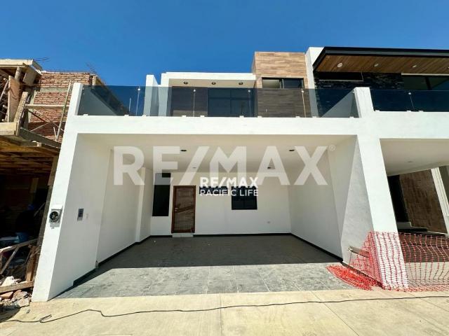 CASA EN VENTA EN VERSALLES CLUB RESIDENCIAL