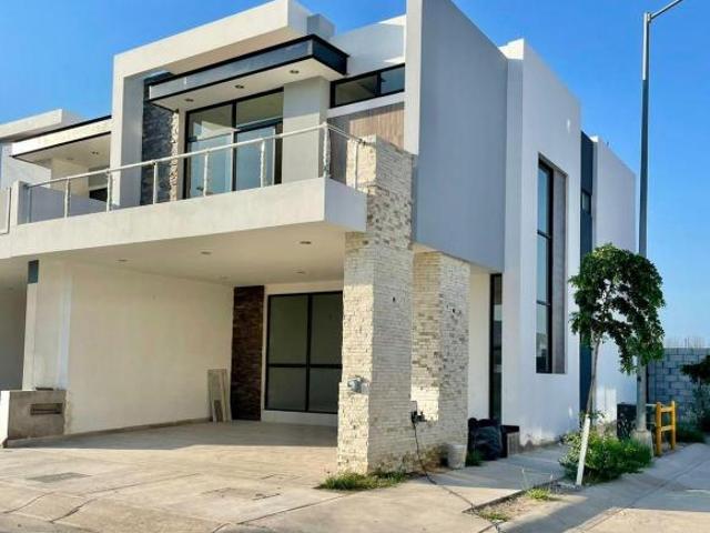 Casa en venta en Versalles Club Residencial