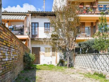 Casa en venta en Vic, Caputxins Ambulatori. Casa en venta para reformar. Casas.