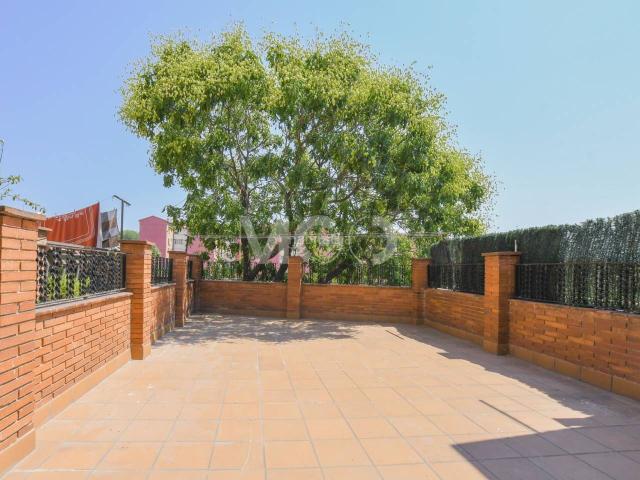 Casa en venta en Vic, Nord. Casa con terraza en venta en Vic. Casas.