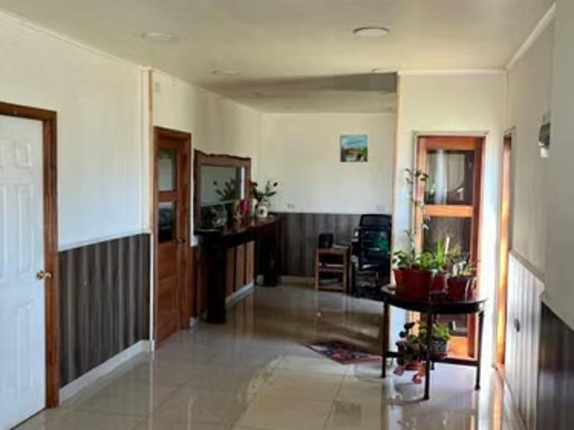 Casa en venta en victoria araucanía – esquina, ideal casa o negocio | 4 dormitorios por 146000. 00 en Victoria
