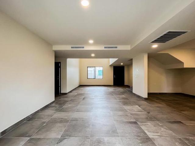 Casa en Venta en VIA by Calzada con Recamara Principal en Planta Baja