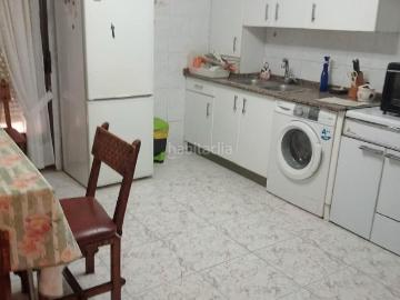 Casa en venta en Viguera. Casa en Viguera con terraza y cochera. Casas.