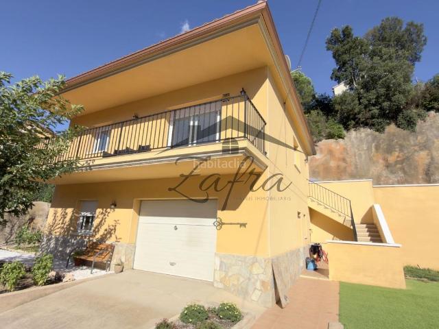 Casa en venta en Vidreres, Aiguaviva Parc. BONITA CASA LA URB. AIGUAVIVA PARK. Casas.