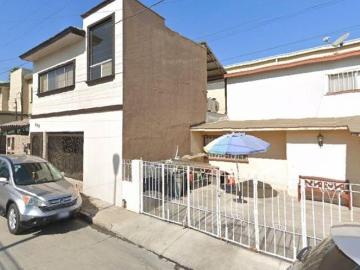 CASA EN VENTA EN VIENTOS ALISIOS, GASY ANEXAS, TIJUANA, B.C