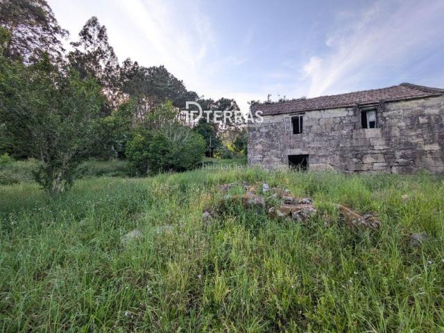 Casa en venta en Vilaboa. Casa a reformar con terreno de 1500 m2. en Vilaboa a 20 minutos de Vigo y a 15 de Pontevedra. Casas.