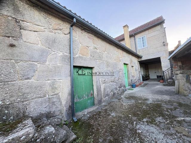 Casa en venta en Vilaboa. Descripción Buscas un proyecto para diseñar la casa de tus sueños? Esta propiedad en Saxosa Bértola te ofrece la estructura perfec. Casas.