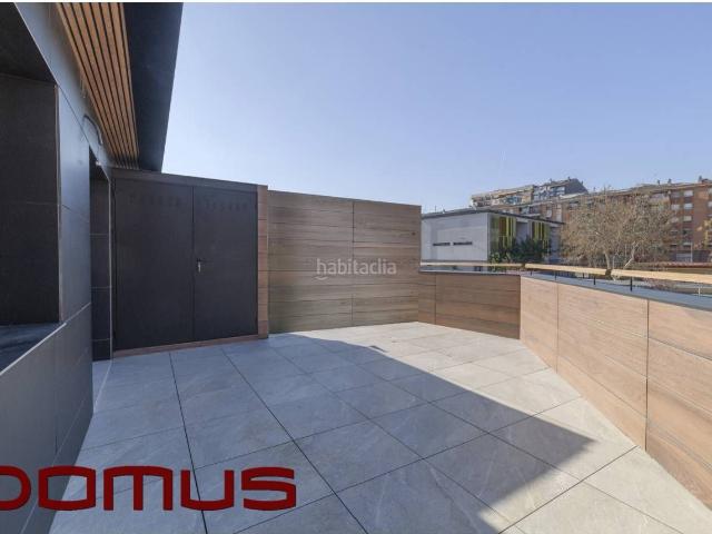 Casa en venta en Viladecans, Centre. Vivienda de 92 m2 construidos, terraza de 25 m2, dispone de tres habitaciones,dos baños y garaje. Casas.
